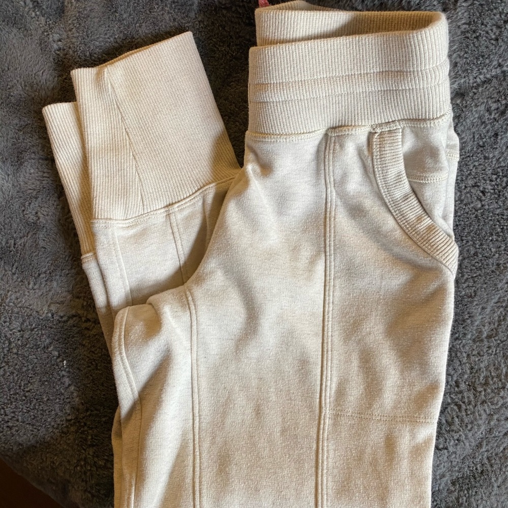 Mountain hardware sweats